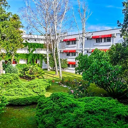Hotel Complex Tismana 3*