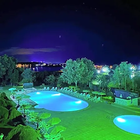Hotel Complex Tismana 3*